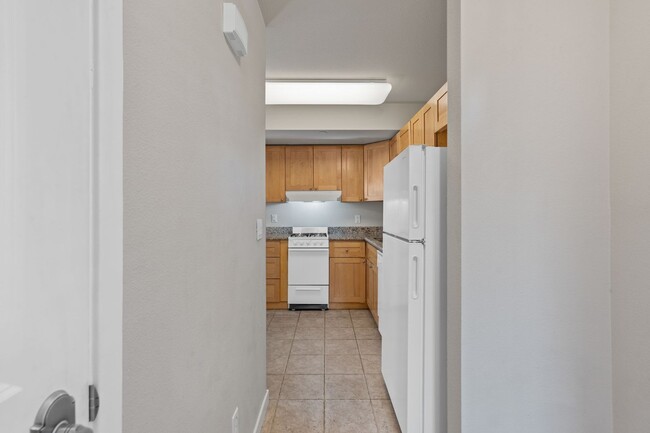 Building Photo - 225 Valley Oak Dr