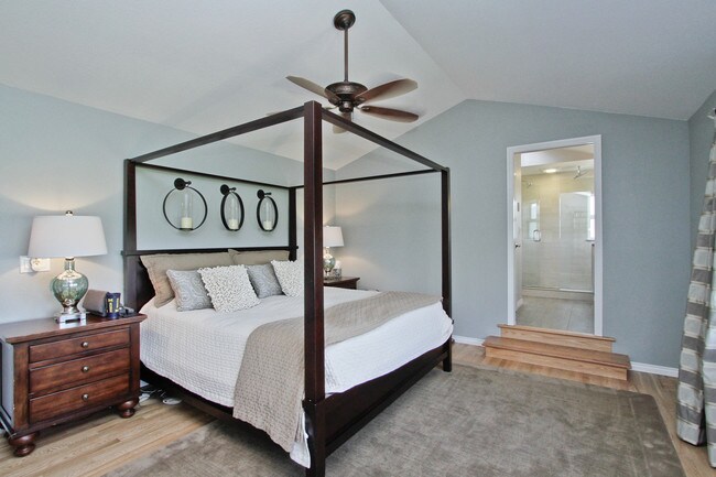 Building Photo - Beautiful 4BD/3.5BA Indian Peaks Home on Golf Course with Views!