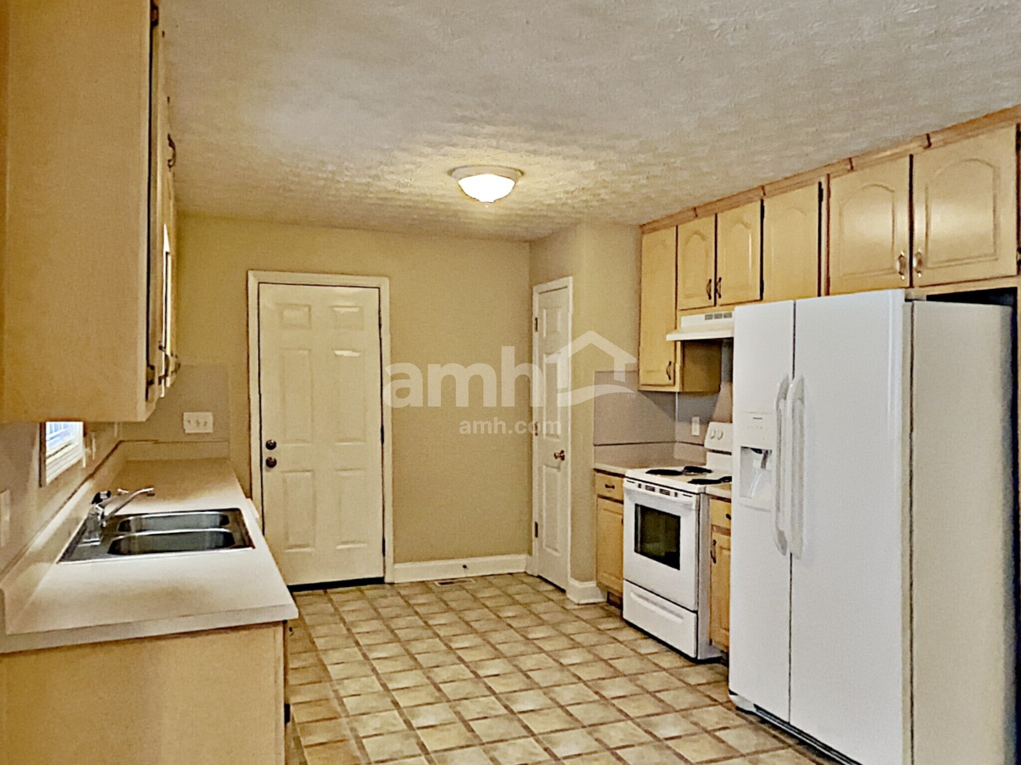 Building Photo - 887 Kendall Park Dr