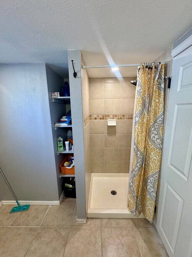 Building Photo - 4 Bedroom home in Stunning Rockrimmon