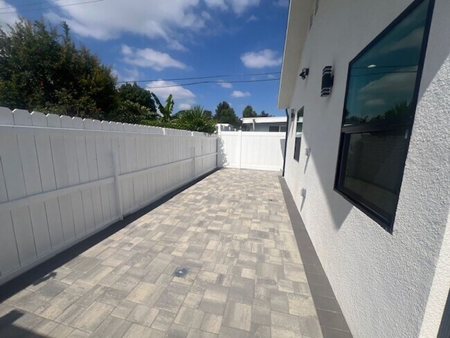 Building Photo - 7317-7321 Garden Grove Avenue