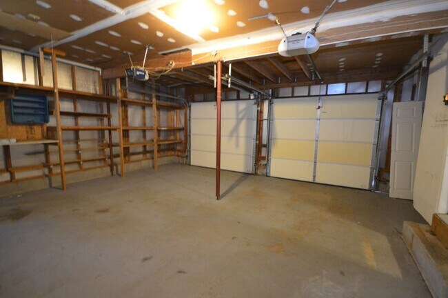 Building Photo - 104 Smokehouse Ln