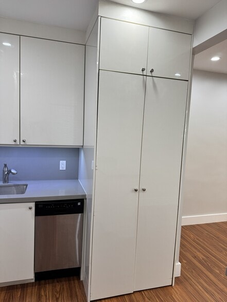 kitchen - 685 SW 19th Rd