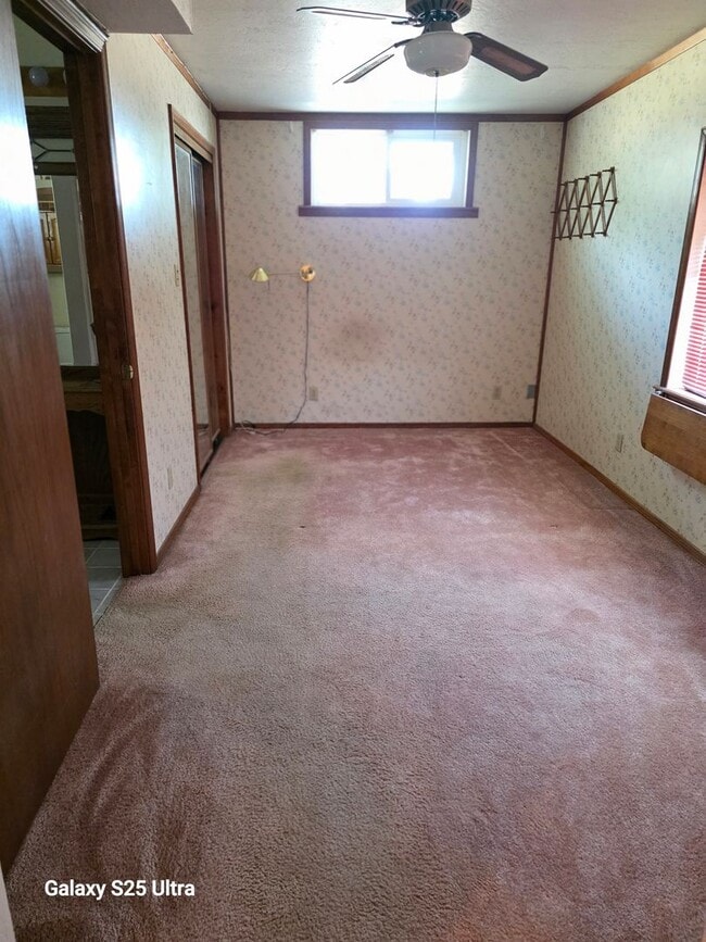 Building Photo - Large 3 Bedrooms, 2 Bath Home for Rent