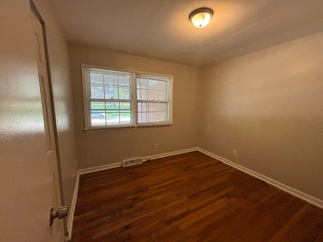 Building Photo - 3907 Raintree Dr