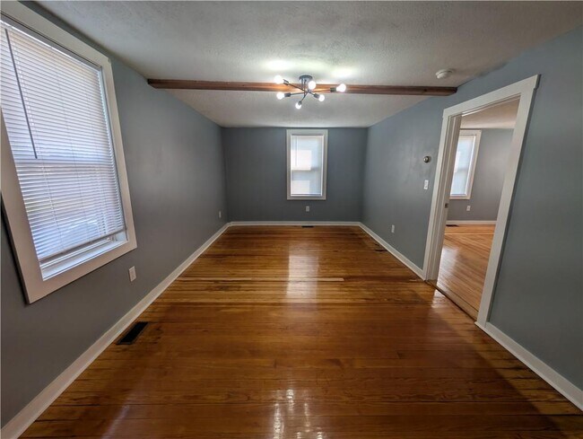 Building Photo - 57 Pleasant St
