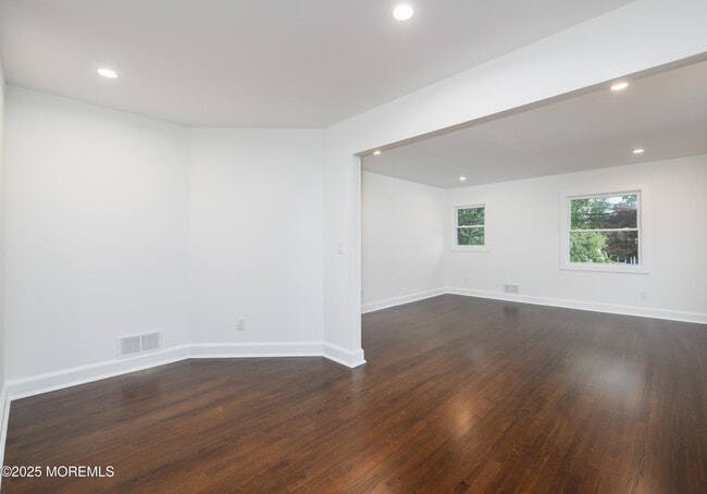 Building Photo - 2037 Westfield Ave