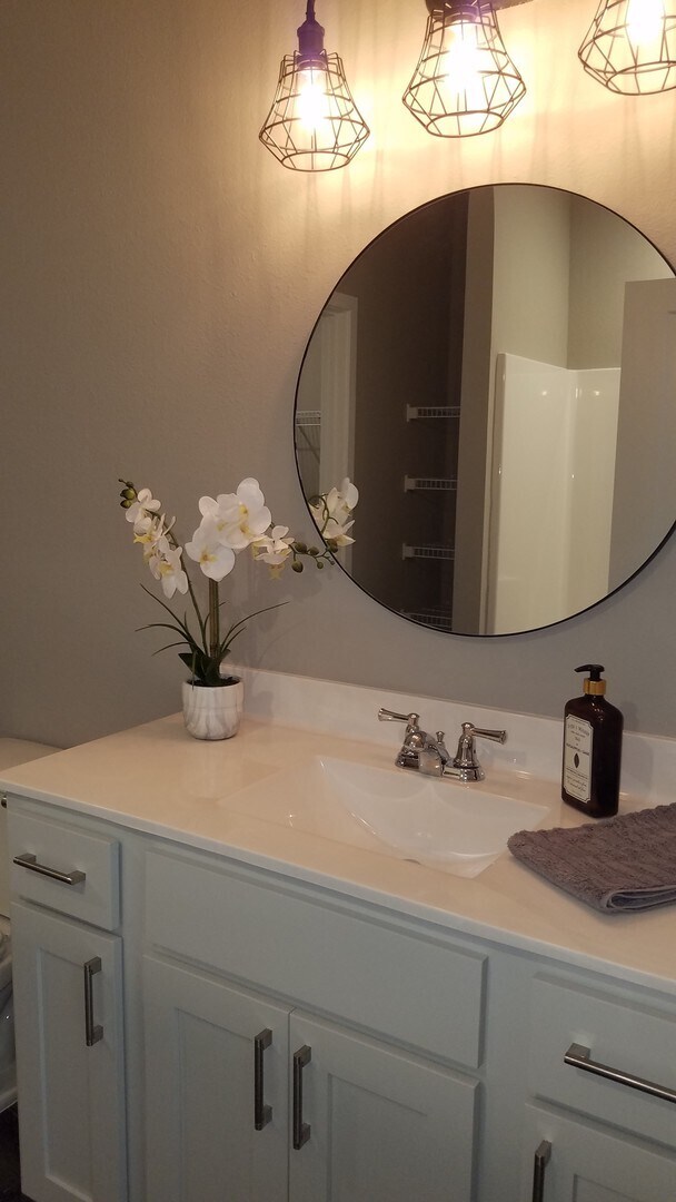 Building Photo - 2 bedroom 2 bath Luxury Apartment Branson MO in Gated Community- Offering Flexible Lease Terms