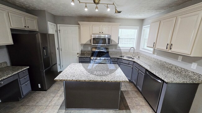 Building Photo - 45 Fallow Ln