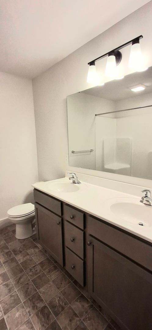 Building Photo - 3 Bedroom 2.5 Bathroom Available in Elizabethtown!