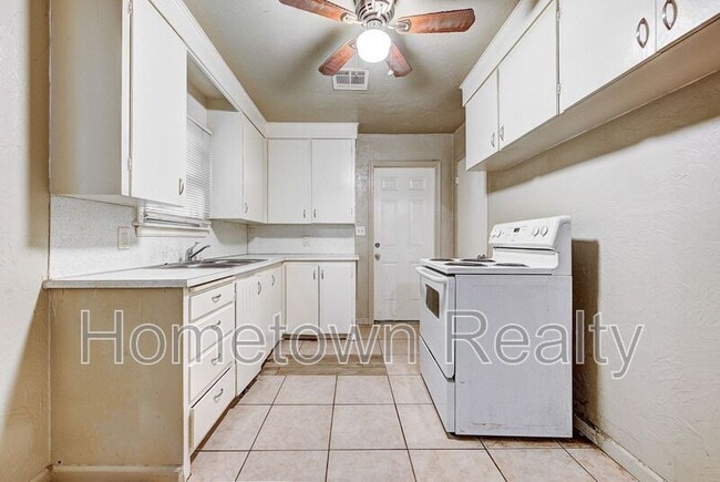 Building Photo - 410 E Steed Dr