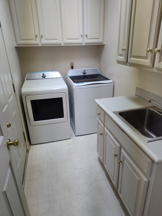 Building Photo - 3509 Heatherbrooke Ct