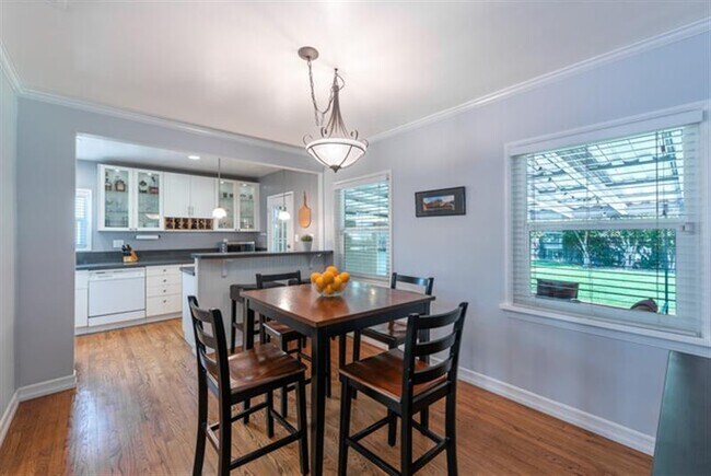 Building Photo - 5865 Vesper Ave Rental