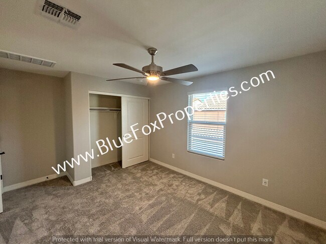 Building Photo - 1048 E Descent St