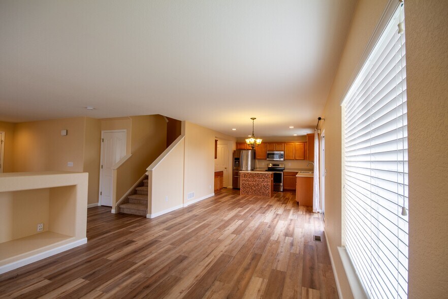 Building Photo - 5747 Jaguar Way