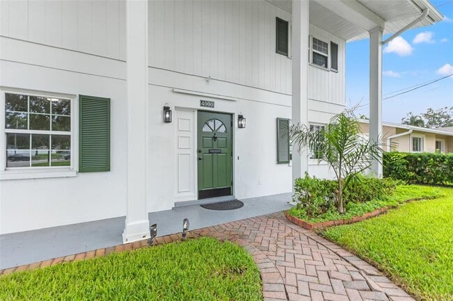 Building Photo - 4000 14th Way NE