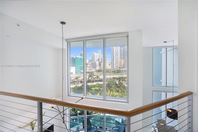 Building Photo - 350 S Miami Ave