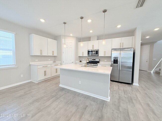 Building Photo - 878 Cedar Slough Dr