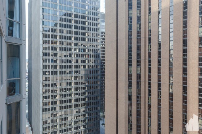 Building Photo - 222 N Columbus Dr