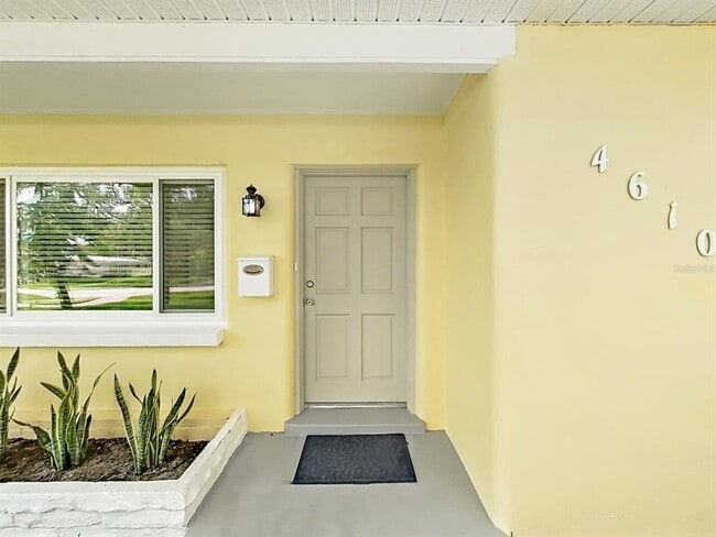 Building Photo - 4610 W Bay Villa Ave