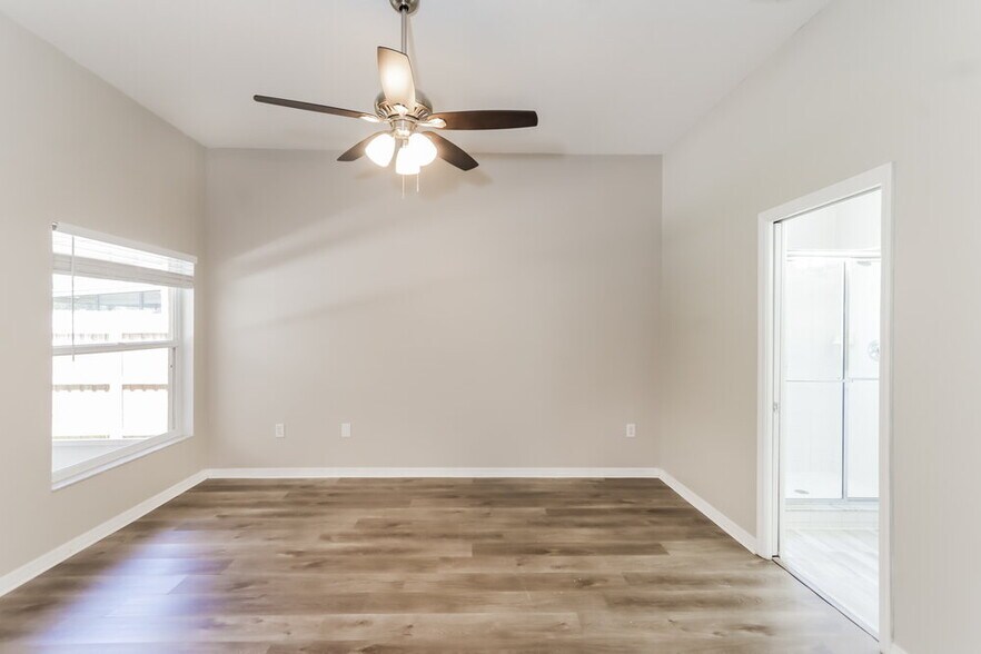 Building Photo - 28506 Tall Grass Dr
