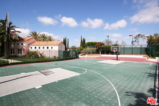 Building Photo - 16648 Cll Arbolada