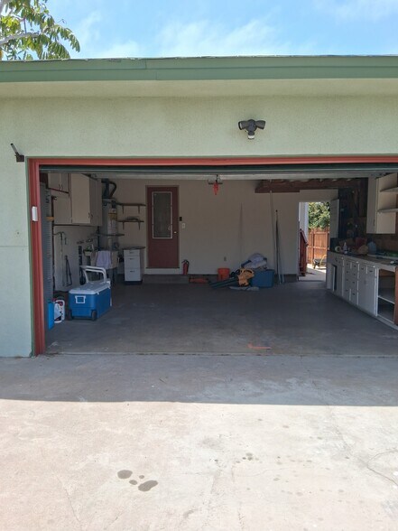Building Photo - 491 Carnation Ave