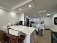 Building Photo - Fully Furnished Executive Condo Rental 2br/2ba/1pkg - Waikiki