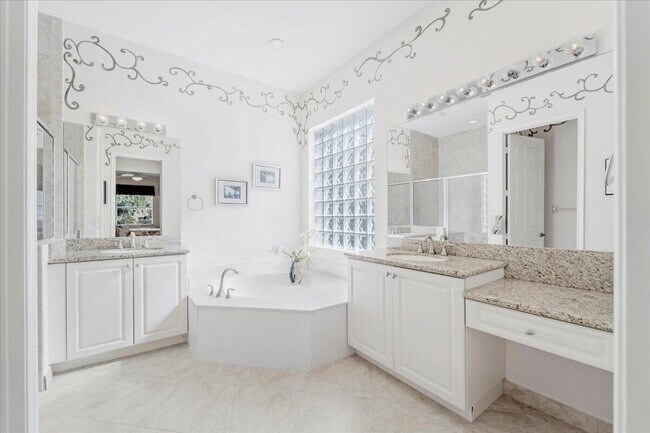 Building Photo - 10599 Silverton Ln