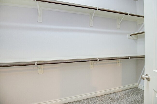 Building Photo - 19 Daffodil Meadow Pl