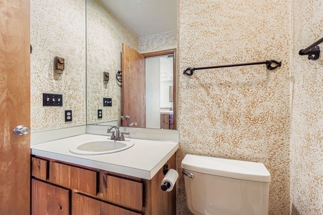 Building Photo - 345 N Chipmunk Cir