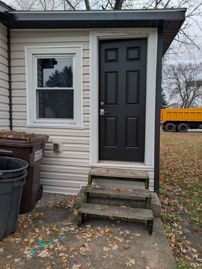 Building Photo - 216 N 9th St