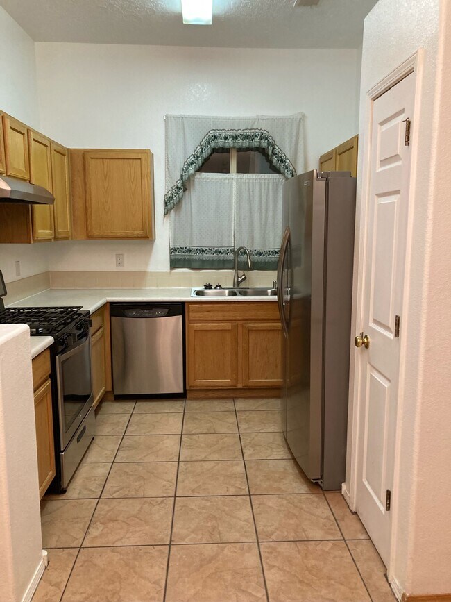 All new stainless steel appliances - 6067 Monte Azul Plz