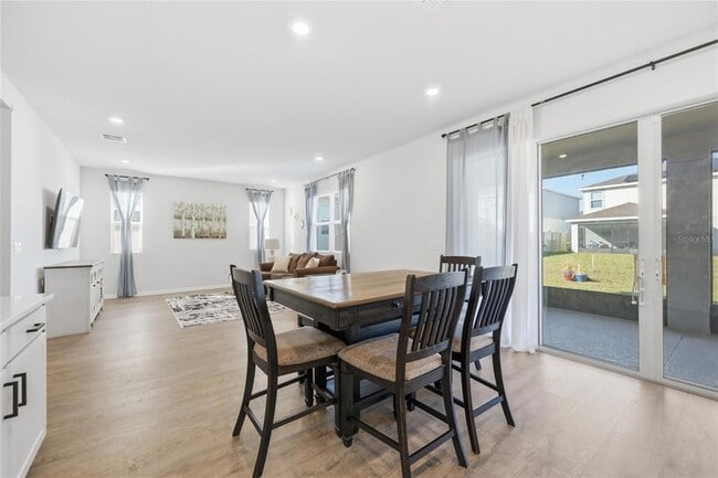 Building Photo - 1123 Sugarwood St