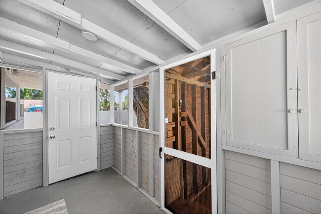 Building Photo - Fully Renovated 3 bedroom St. Pete Home | ...
