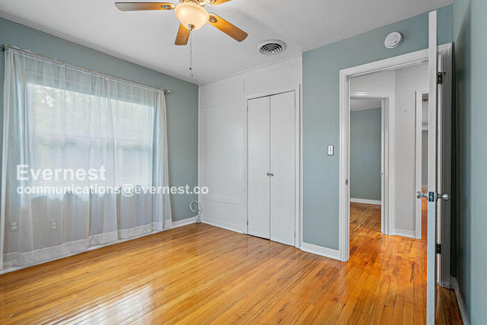 Building Photo - 5600 Tangerine Ave S