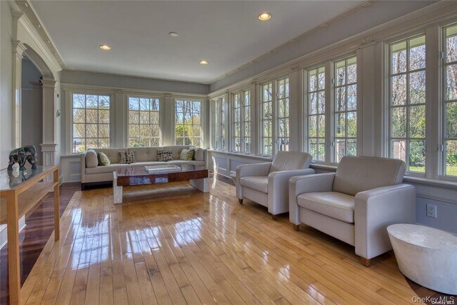 Building Photo - 11003 Main Rd