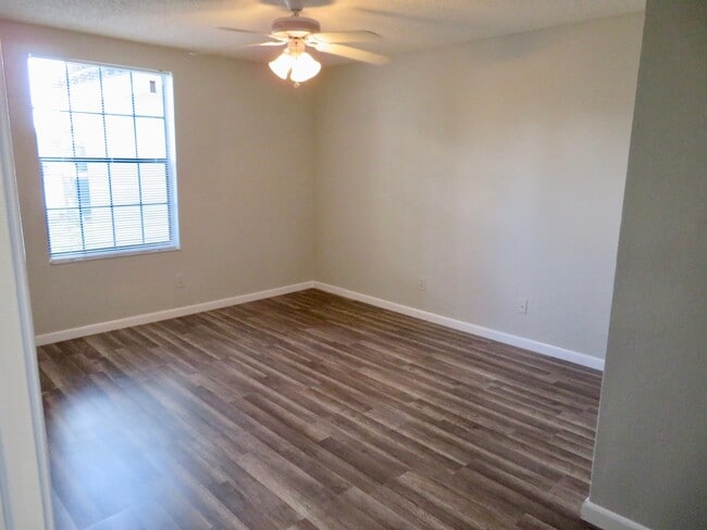 Building Photo - Great unit in Coral Springs