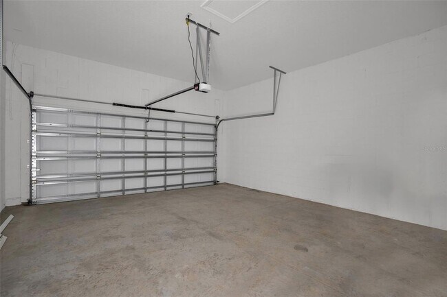 Building Photo - 17025 Haggerty Hollow Dr