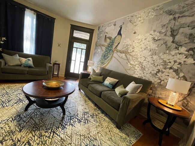 4654A - 4652 Michigan Ave