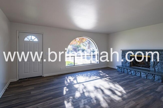 Building Photo - 1455 Plata Way