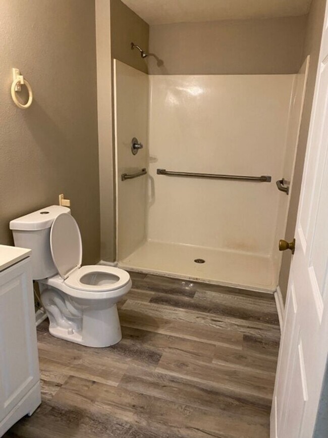 Building Photo - 118 Leeper Dr