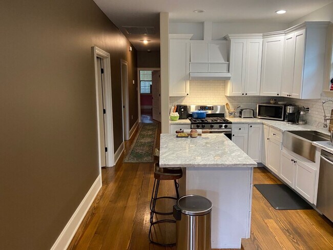 Building Photo - 3109 Broadway St