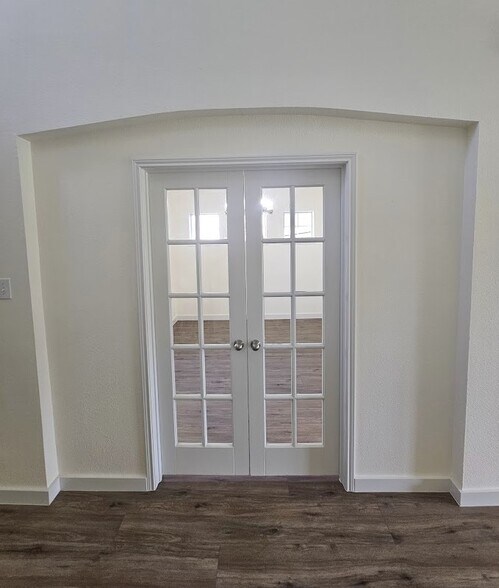 Building Photo - 10421 Trevino Ln