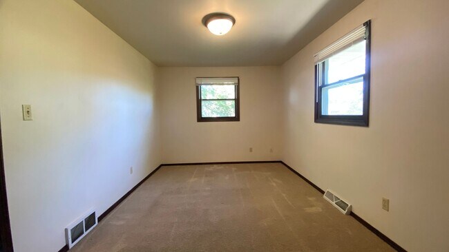 Building Photo - 611 Greene Ave
