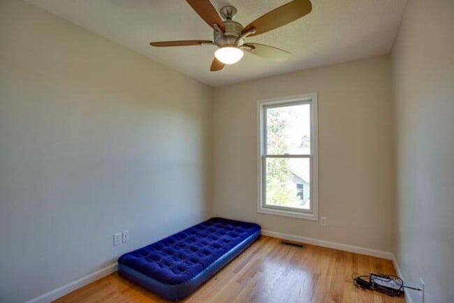 Building Photo - Townhouse in the City of Harrisonburg