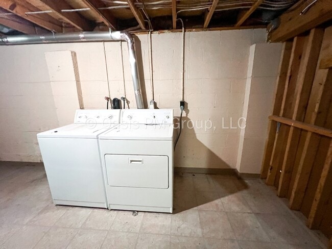 Building Photo - 3372 Willington Dr