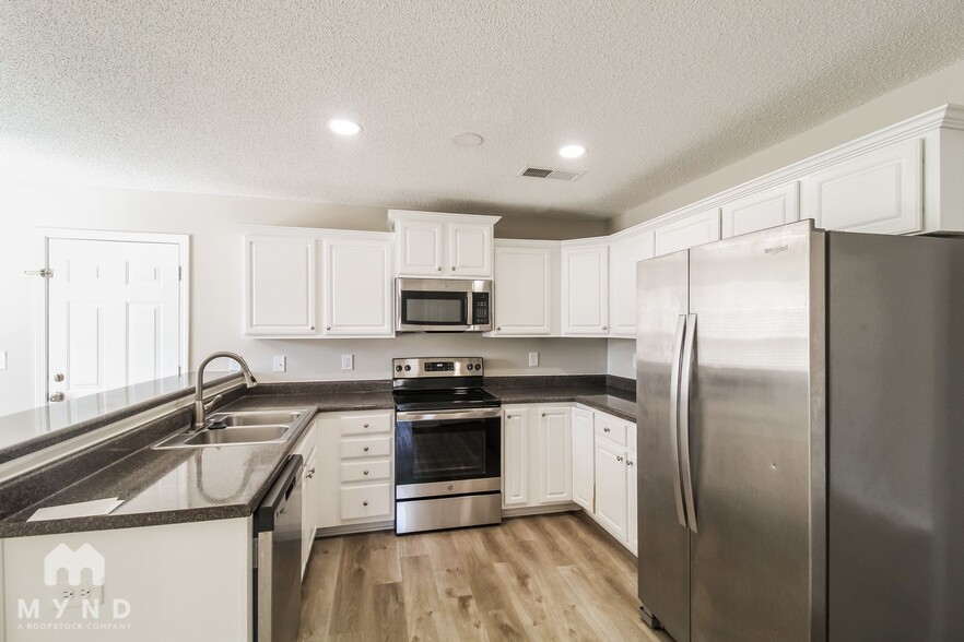 Building Photo - 1740 Jessica Ct