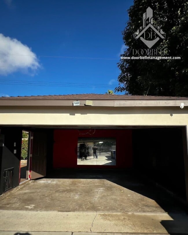 Building Photo - 956 W Harvard Pl