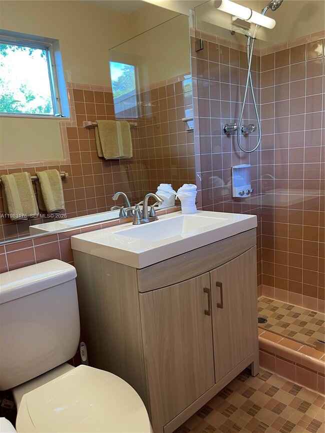 Building Photo - 14155 Old Cutler Rd